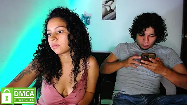 Snapshot of Mr_MrsCurie chatting on 02-01-25, 01:44 Mr MrsCurie online show from 02-01-25, 01:44