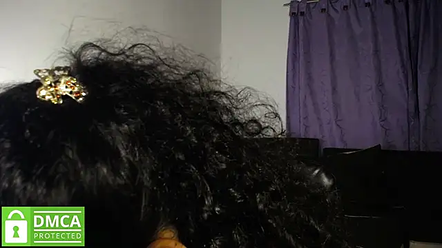 Snapshot of Mr_MrsCurie chatting on 10-18-25, 03:53 Mr MrsCurie online show from 10-18-25, 03:53