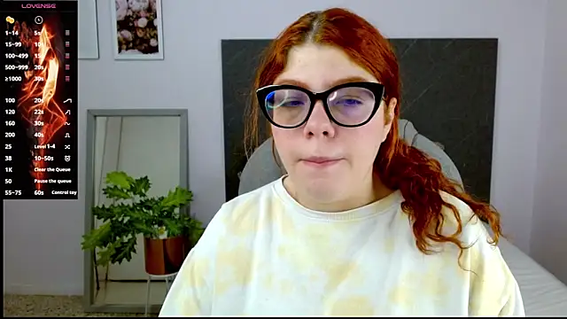 Snapshot of lucie_nicolls chatting on 01-20-25, 07:57 lucie nicolls online show from 01-20-25, 07:57