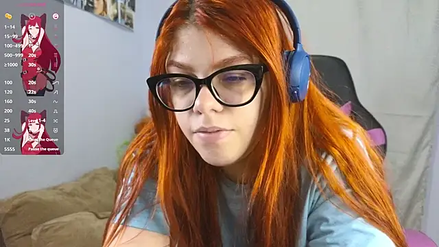 Snapshot of lucie_nicolls chatting on 02-21-25, 10:04 lucie nicolls online show from 02-21-25, 10:04