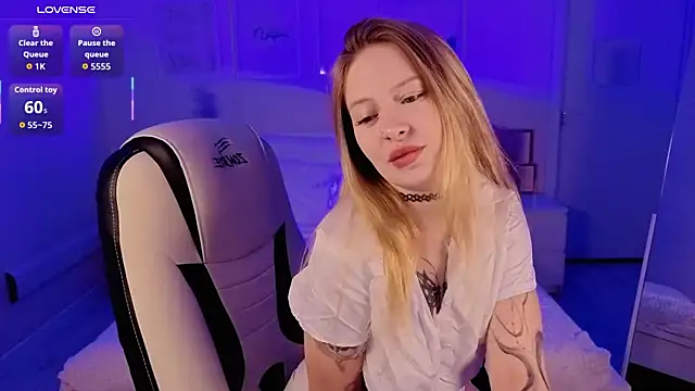 Snapshot of Veronica_Blush chatting on 12-05-25, 08:45 Veronica Blush online show from 12-05-25, 08:45