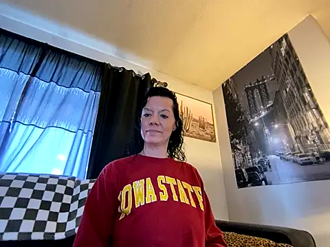 Snapshot of SidneyRaee chatting on 12-03-24, 08:17 SidneyRaee online show from 12-03-24, 08:17