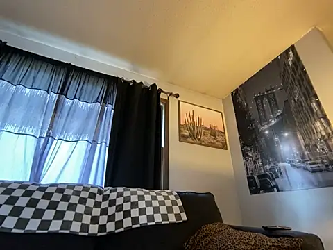 Snapshot of SidneyRaee chatting on 12-04-24, 07:45 SidneyRaee online show from 12-04-24, 07:45