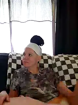 Snapshot of SidneyRaee chatting on 03-19-25, 06:55 SidneyRaee online show from 03-19-25, 06:55