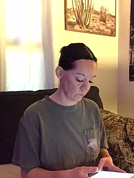 Snapshot of SidneyRaee chatting on 10-02-25, 05:31 SidneyRaee online show from 10-02-25, 05:31