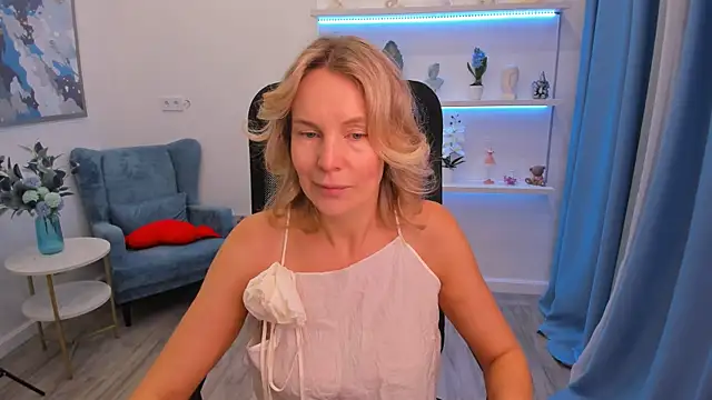 Sinty Devis online show from 07-15-26, 04:29