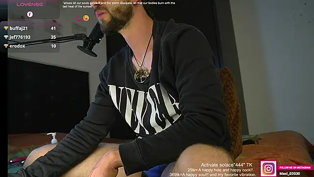 just maxii online show from 03-13-25, 01:43