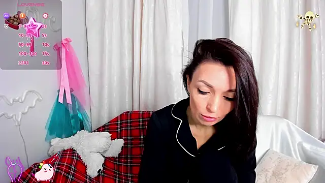 jessica tiny online show from 11-15-25, 01:14