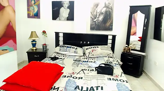 Snapshot of VeronicaReynolds chatting on 03-09-25, 04:22 VeronicaReynolds online show from 03-09-25, 04:22