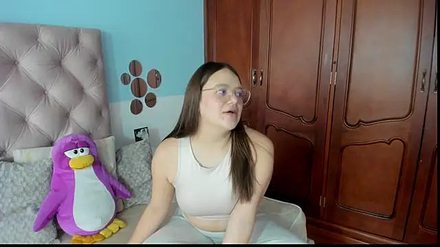 Snapshot of _Sarahh_0 chatting on 01-09-25, 01:45 Sarahh 0 online show from 01-09-25, 01:45