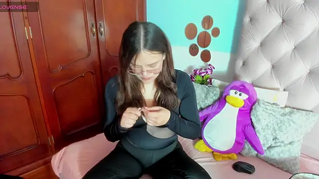 Snapshot of _Sarahh_0 chatting on 03-07-25, 02:45 Sarahh 0 online show from 03-07-25, 02:45