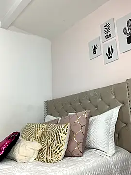 ImAlicee online show from 10-16-25, 10:11