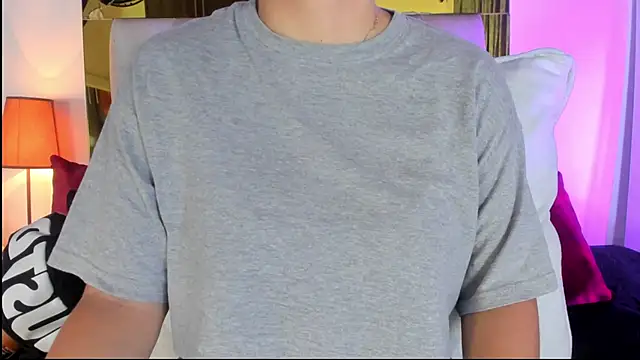 Snapshot of emmy_r chatting on 09-28-25, 12:10 emmy r online show from 09-28-25, 12:10