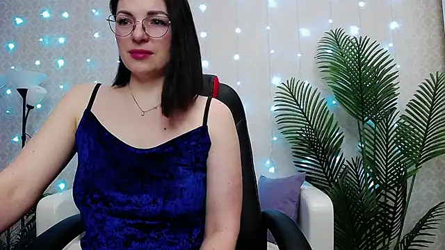 Camelia Lillie online show from 03-17-26, 01:10