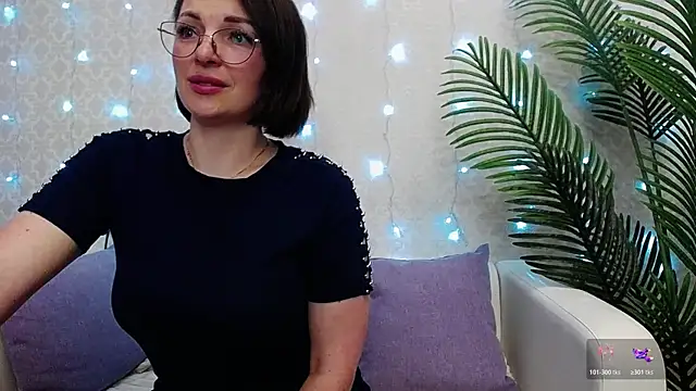 Camelia Lillie online show from 05-15-26, 11:23