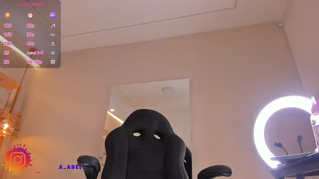 Snapshot of VioletaAbel chatting on 01-22-25, 11:34 VioletaAbel online show from 01-22-25, 11:34