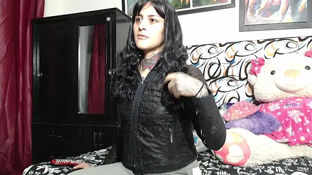 emma onassis 17 online show from 09-11-25, 01:17