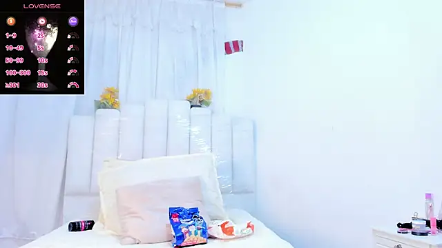 RoxannaBlanche online show from 12-23-25, 01:14