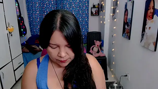 claryssa  online show from 10-22-25, 08:08