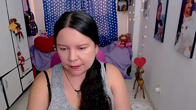 claryssa  online show from 02-12-26, 09:43