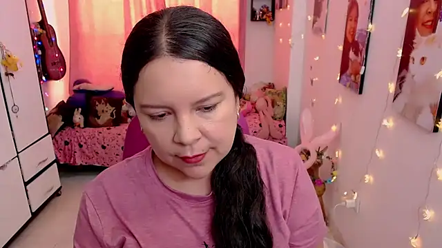 Snapshot of claryssa_ chatting on 04-24-26, 06:10 claryssa online show from 04-24-26, 06:10