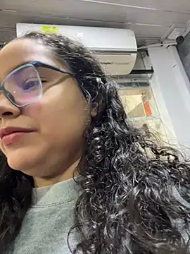 Snapshot of CurlyGirl_1 chatting on 01-07-25, 12:20 CurlyGirl 1 online show from 01-07-25, 12:20