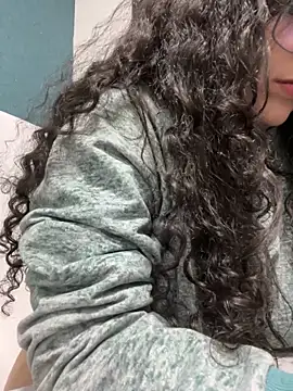 Snapshot of CurlyGirl_1 chatting on 01-13-25, 06:27 CurlyGirl 1 online show from 01-13-25, 06:27