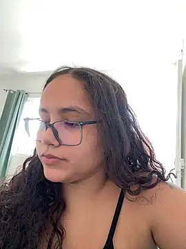 Snapshot of CurlyGirl_1 chatting on 01-22-25, 06:41 CurlyGirl 1 online show from 01-22-25, 06:41