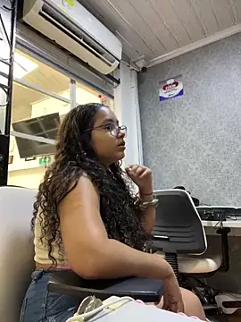 Snapshot of CurlyGirl_1 chatting on 02-05-25, 01:33 CurlyGirl 1 online show from 02-05-25, 01:33