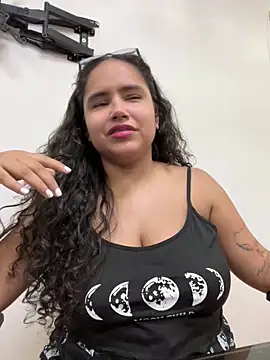 Snapshot of CurlyGirl_1 chatting on 03-14-25, 07:23 CurlyGirl 1 online show from 03-14-25, 07:23