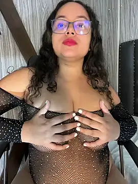 Snapshot of CurlyGirl_1 chatting on 03-15-25, 10:22 CurlyGirl 1 online show from 03-15-25, 10:22