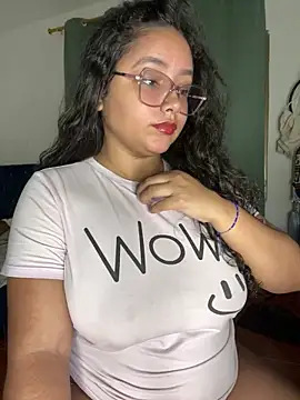 Snapshot of CurlyGirl_1 chatting on 11-13-25, 07:13 CurlyGirl 1 online show from 11-13-25, 07:13