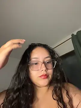 Snapshot of CurlyGirl_1 chatting on 11-20-25, 11:26 CurlyGirl 1 online show from 11-20-25, 11:26