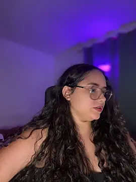 Snapshot of CurlyGirl_1 chatting on 05-17-26, 01:14 CurlyGirl 1 online show from 05-17-26, 01:14