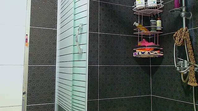 Turkish Latina online show from 12-01-24, 11:04