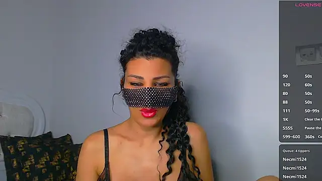 Turkish Latina online show from 12-17-24, 12:45