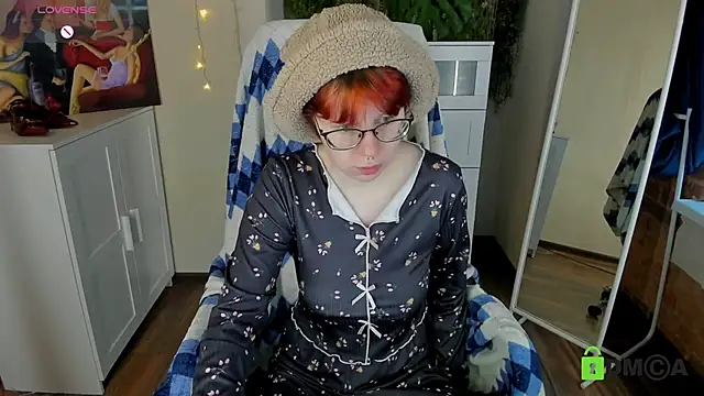 Snapshot of Melissa_Wells chatting on 11-16-25, 10:43 Melissa Wells online show from 11-16-25, 10:43