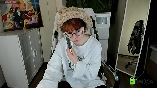 Snapshot of Melissa_Wells chatting on 11-21-25, 03:54 Melissa Wells online show from 11-21-25, 03:54