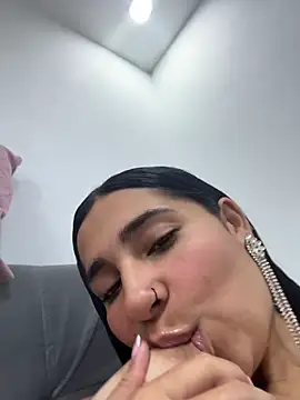 Meganmilk1 online show from 03-05-26, 04:14