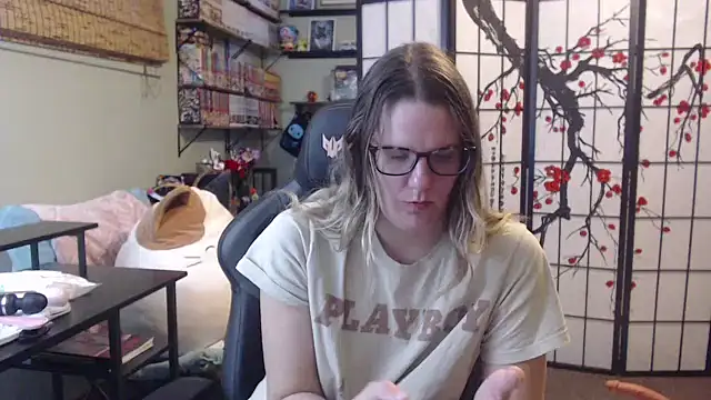 Sarahtineke online show from 03-19-26, 03:27