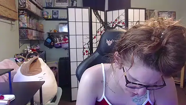 Snapshot of Sarahtineke chatting on 07-02-26, 03:23 Sarahtineke online show from 07-02-26, 03:23