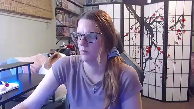 Snapshot of Sarahtineke chatting on 07-09-26, 04:22 Sarahtineke online show from 07-09-26, 04:22