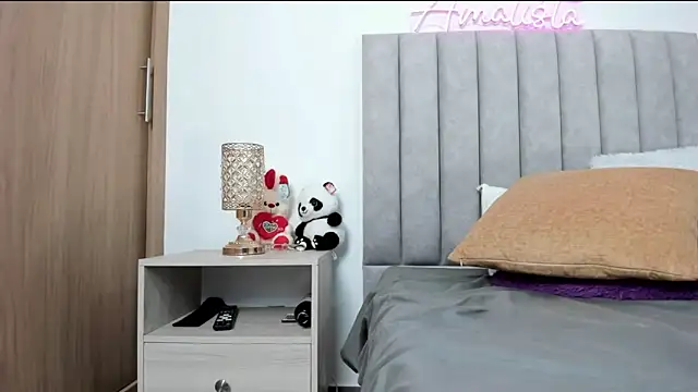 AmatistaSallow   online show from 02-07-25, 04:27