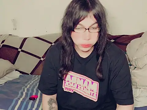 Snapshot of evelyntvsexy chatting on 01-10-25, 07:25 evelyntvsexy online show from 01-10-25, 07:25