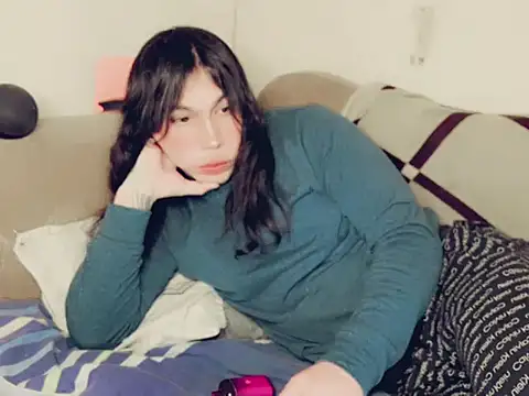 Snapshot of evelyntvsexy chatting on 01-14-25, 05:30 evelyntvsexy online show from 01-14-25, 05:30