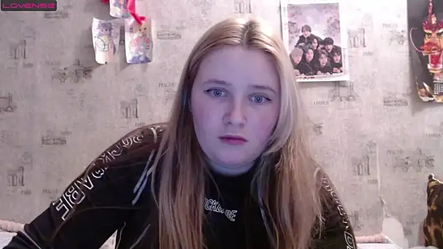 Light Luna online show from 11-17-25, 12:55