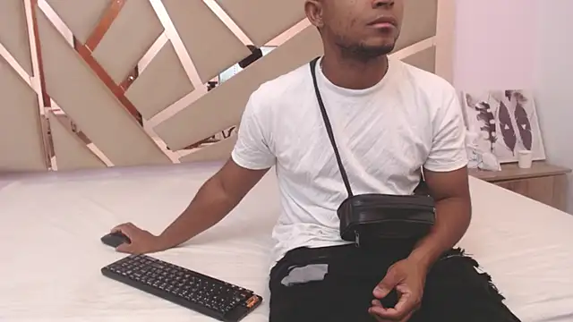 Snapshot of you_and_i9 chatting on 10-31-25, 12:28 you and i9 online show from 10-31-25, 12:28