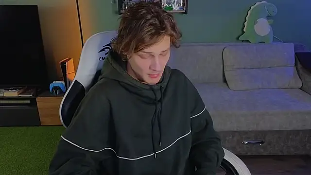 Snapshot of TeddyLiLboy chatting on 10-14-25, 03:02 TeddyLiLboy online show from 10-14-25, 03:02