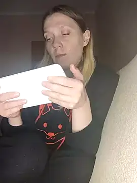 Snapshot of LeraSweet chatting on 12-16-24, 07:21 LeraSweet online show from 12-16-24, 07:21