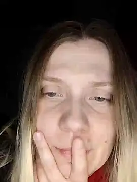 Snapshot of LeraSweet chatting on 12-29-24, 07:43 LeraSweet online show from 12-29-24, 07:43